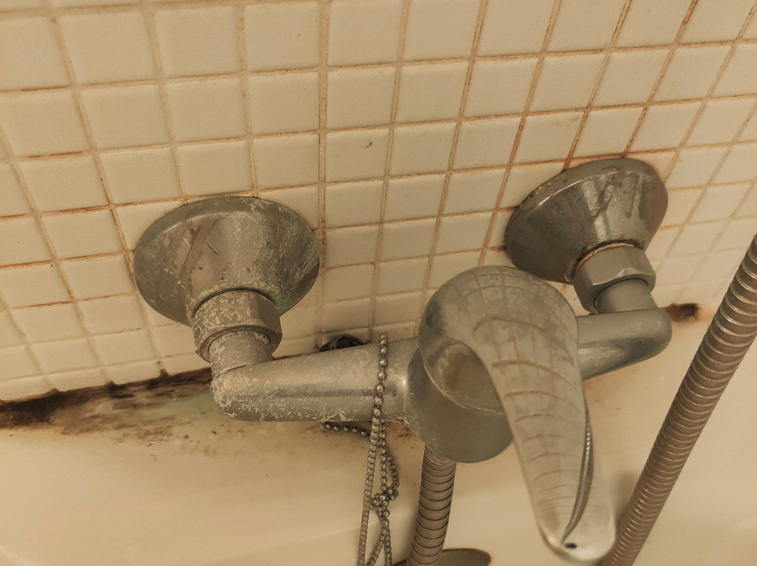 南尚蒂伊-路萨切钟楼酒店主图