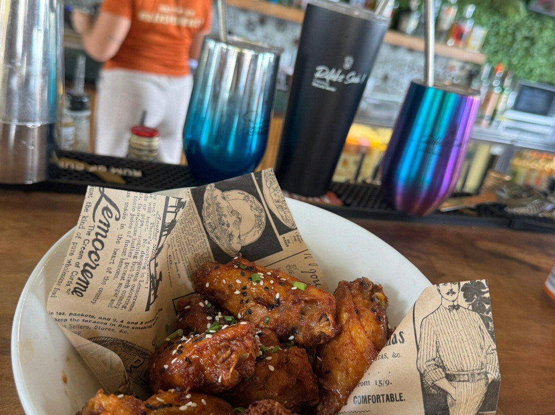 Rilèks Beach Bar & Rooftop