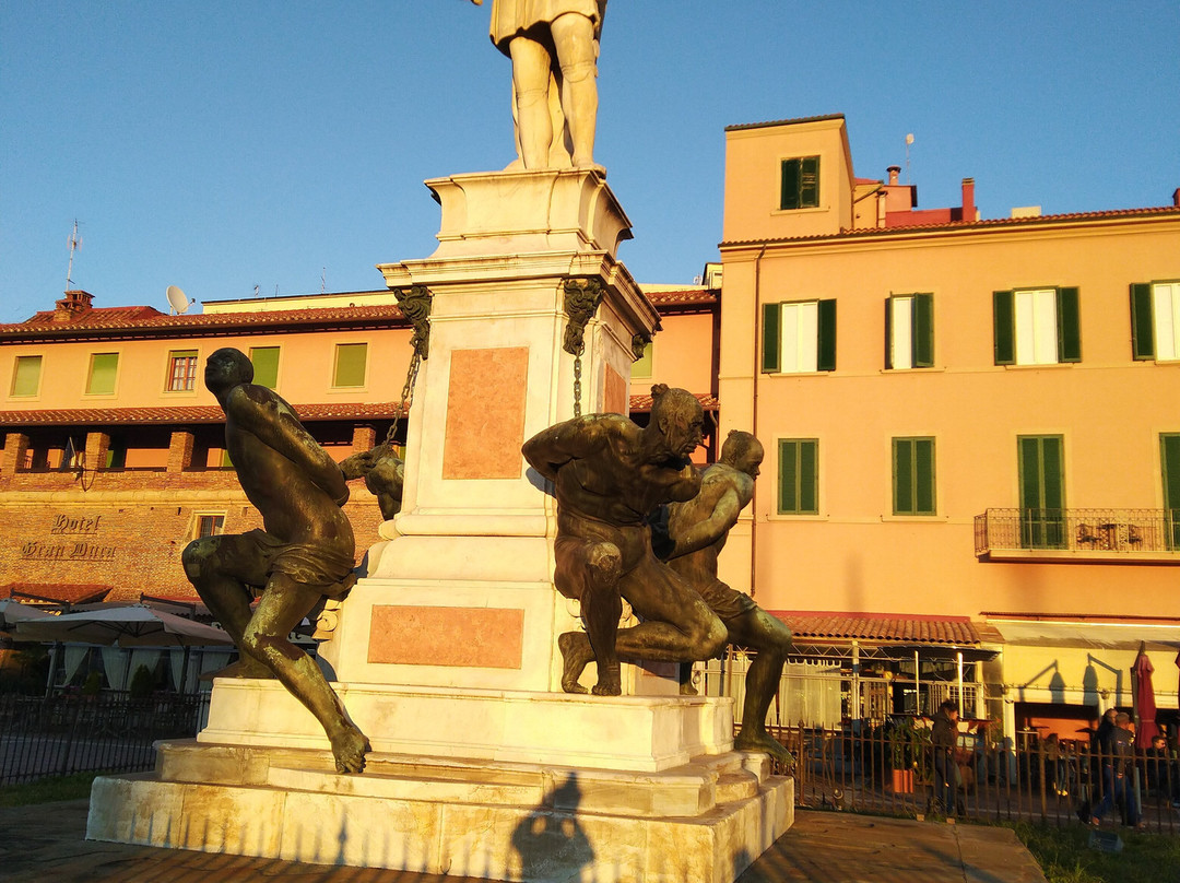 Monumento dei Quattro Mori-里窝那必去景点