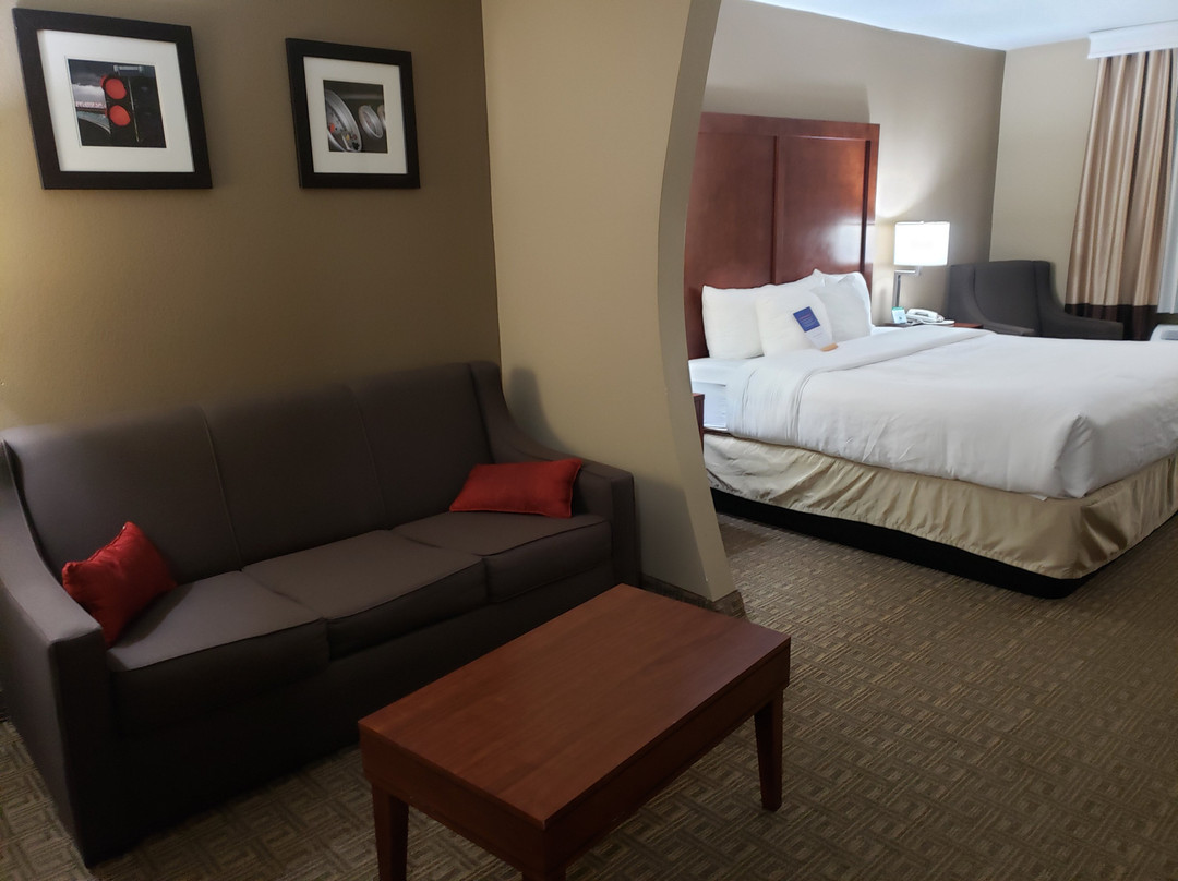 Comfort Inn & Suites Leeds I-20主图