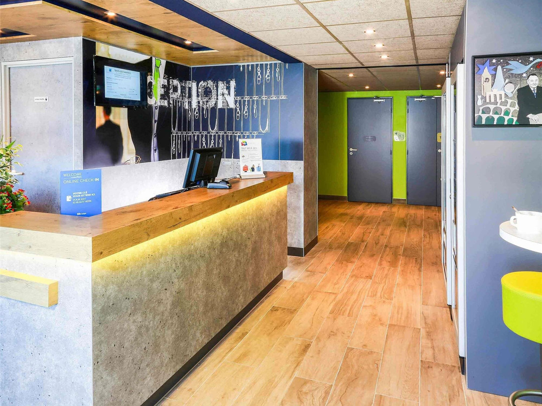 宜必思快捷马塞维特罗勒酒店主图