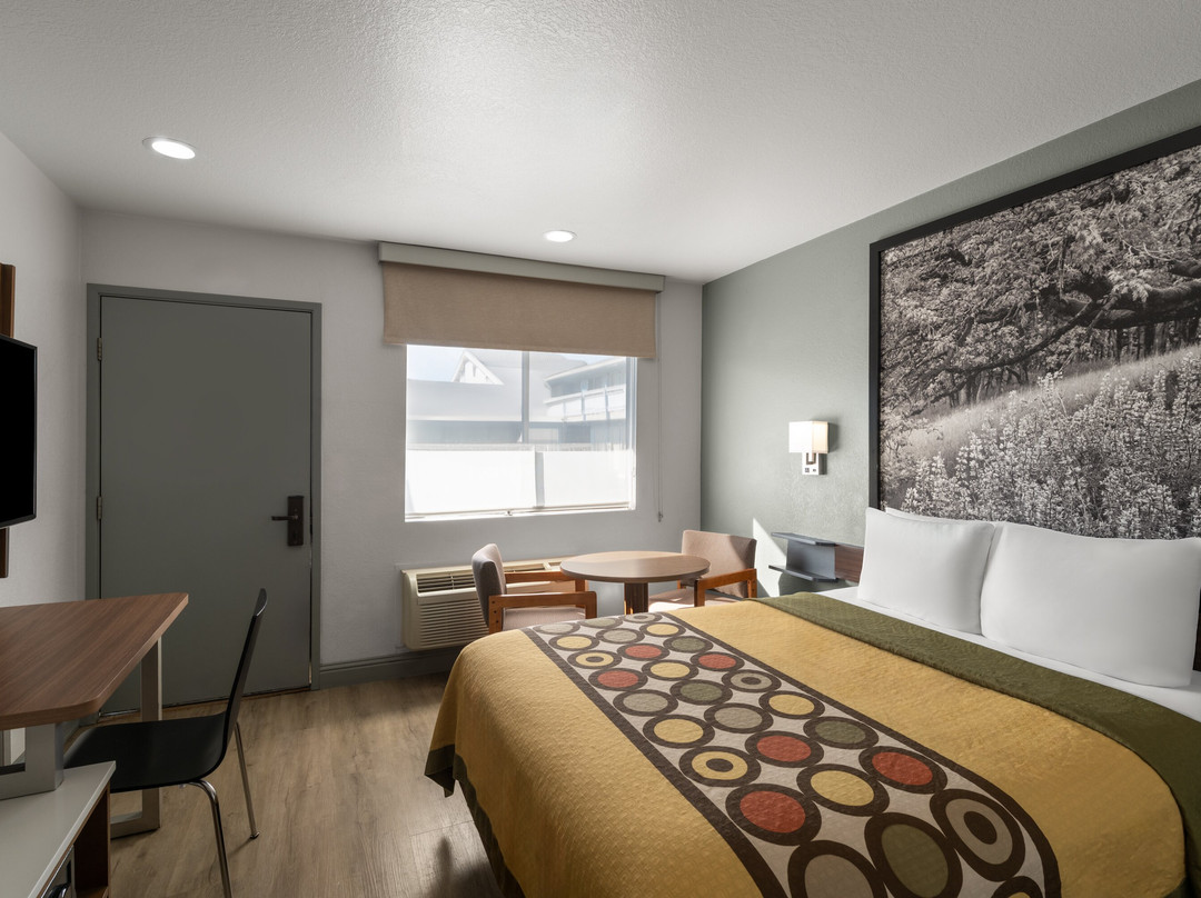 财神速8酒店主图