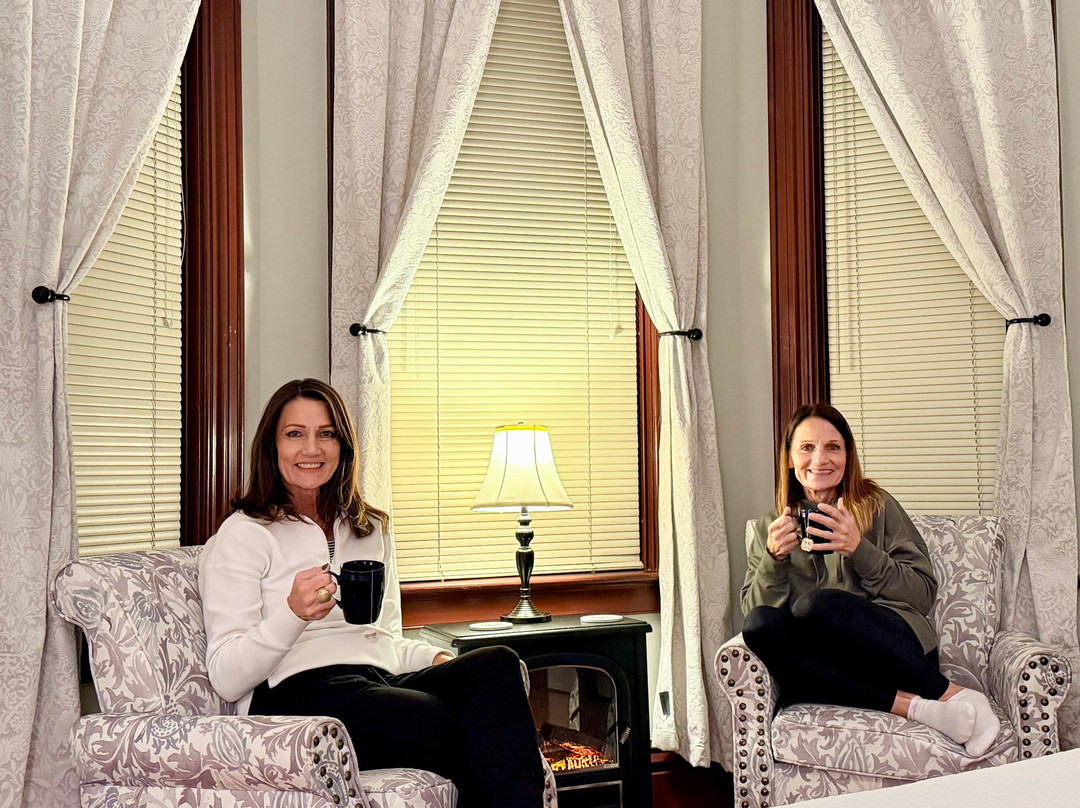 The Alden House主图