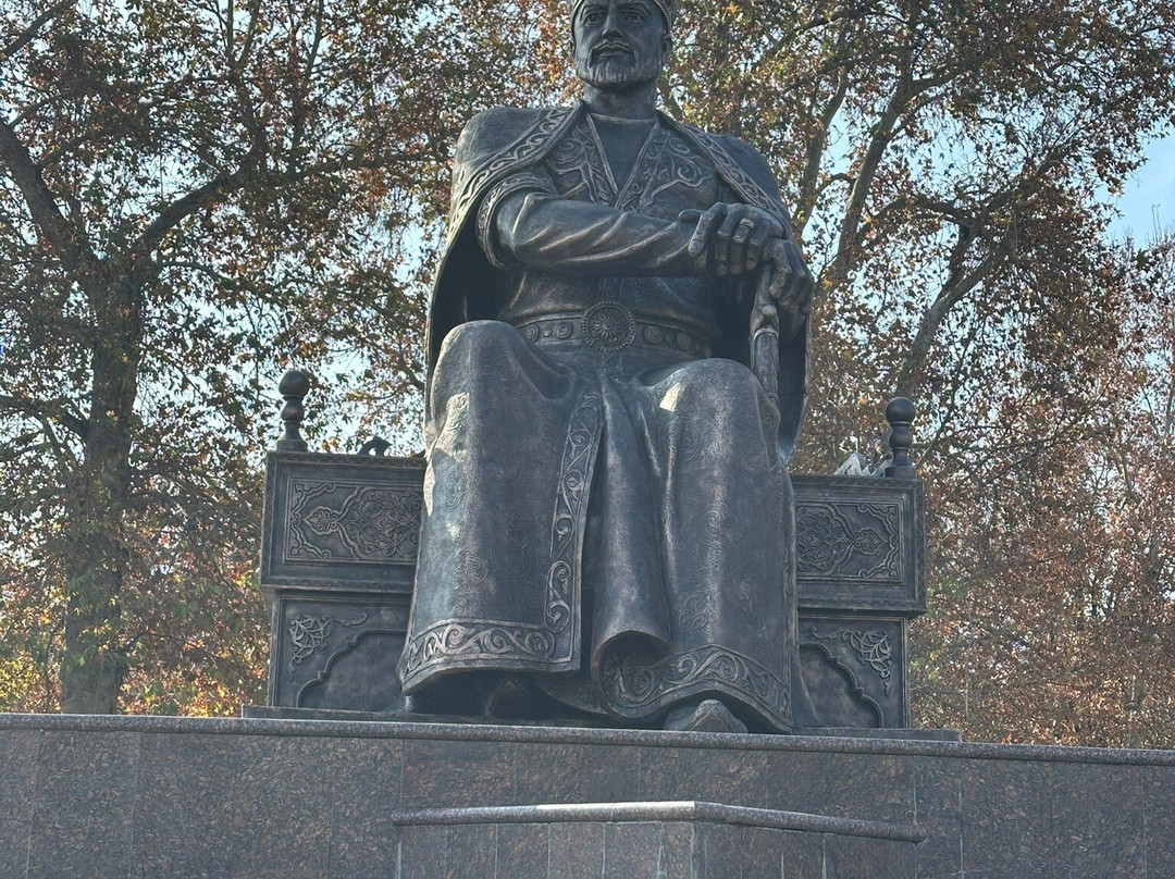 Statue of Amir Temur-撒马尔罕必去景点
