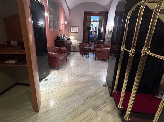 贝斯特韦斯特普林西皮酒店主图