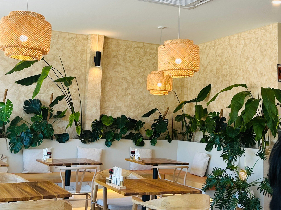 Elysium Cafe & Bathhouse主图