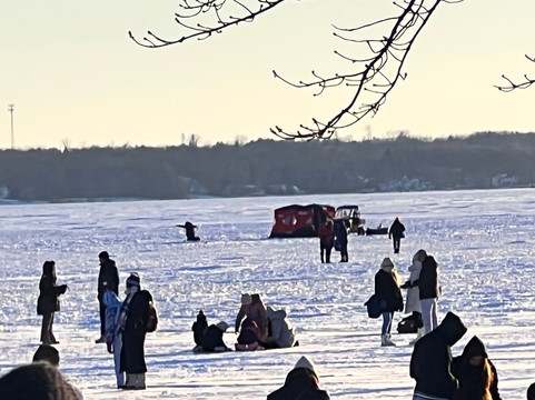 日内瓦湖湾酒店主图