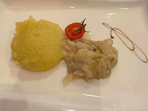 齐末尼酒店主图