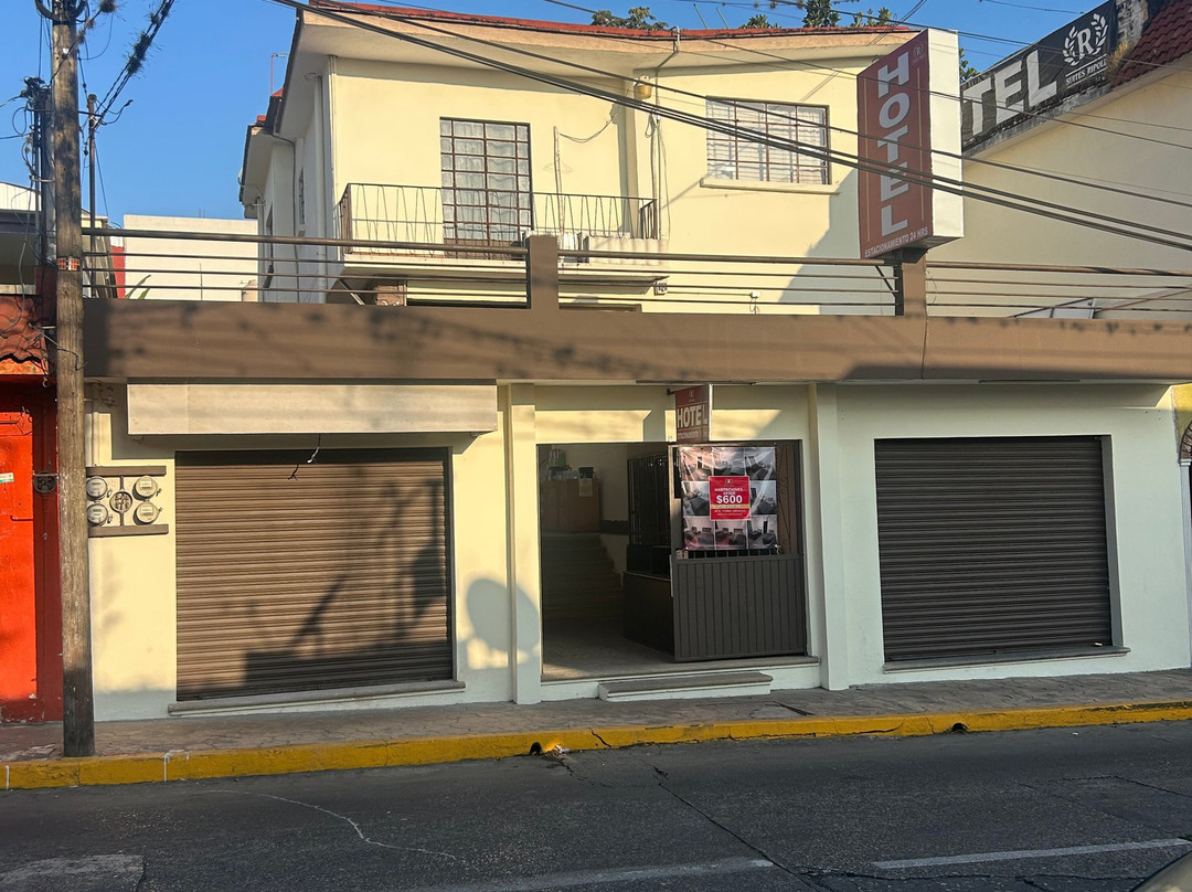 科尔多瓦里波套房酒店主图