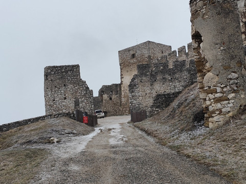 斯皮斯赫拉德城堡-Zehra必去景点