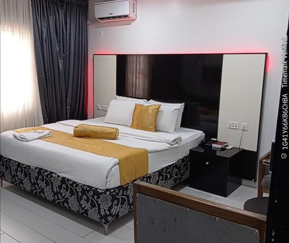 LEINAD Hotels and Suites UBEJI WARRII