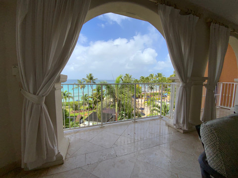 圣彼得湾酒店主图