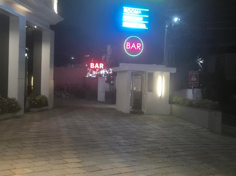 Urban House Bar in The Park Arcadia Residency