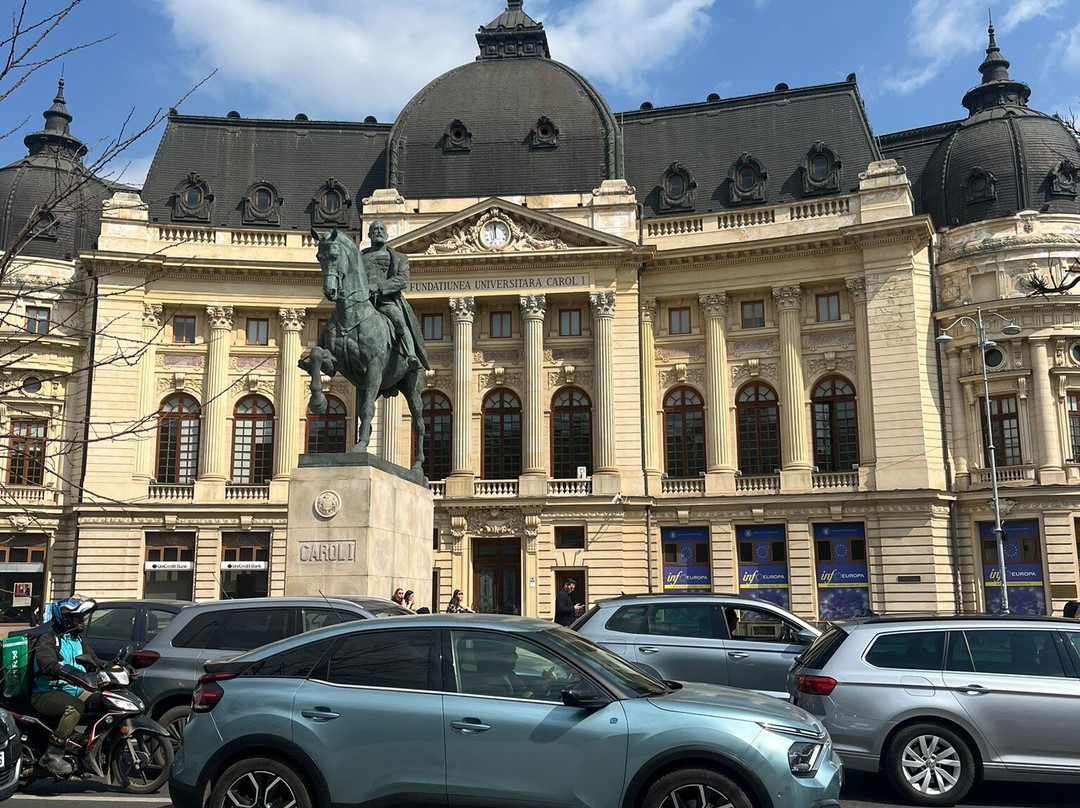 Piața Revoluției-布加勒斯特必去景点