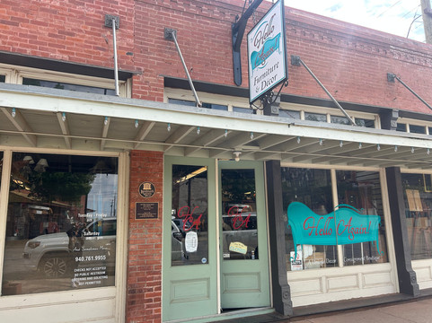 The World's Littlest Skyscraper-威奇托福尔斯必去景点