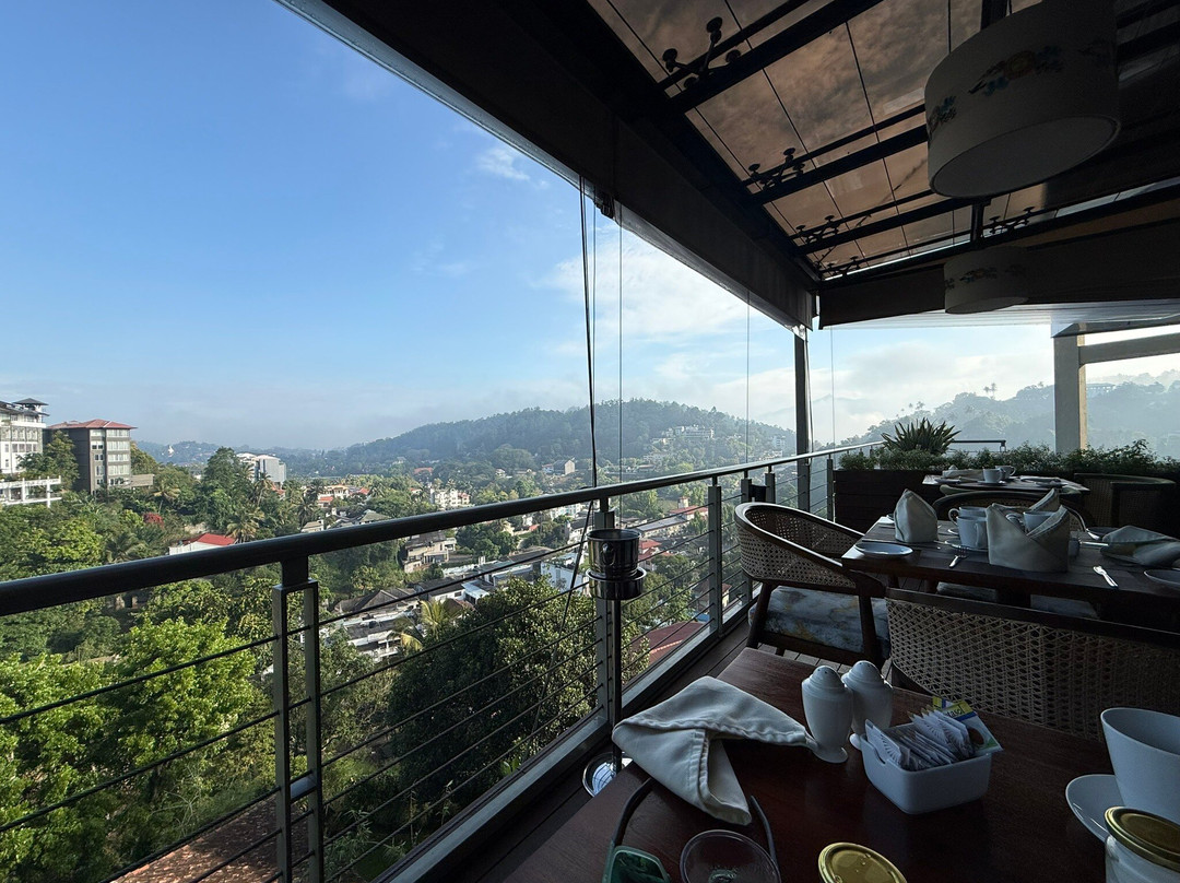 宏大塞伦迪布酒店主图