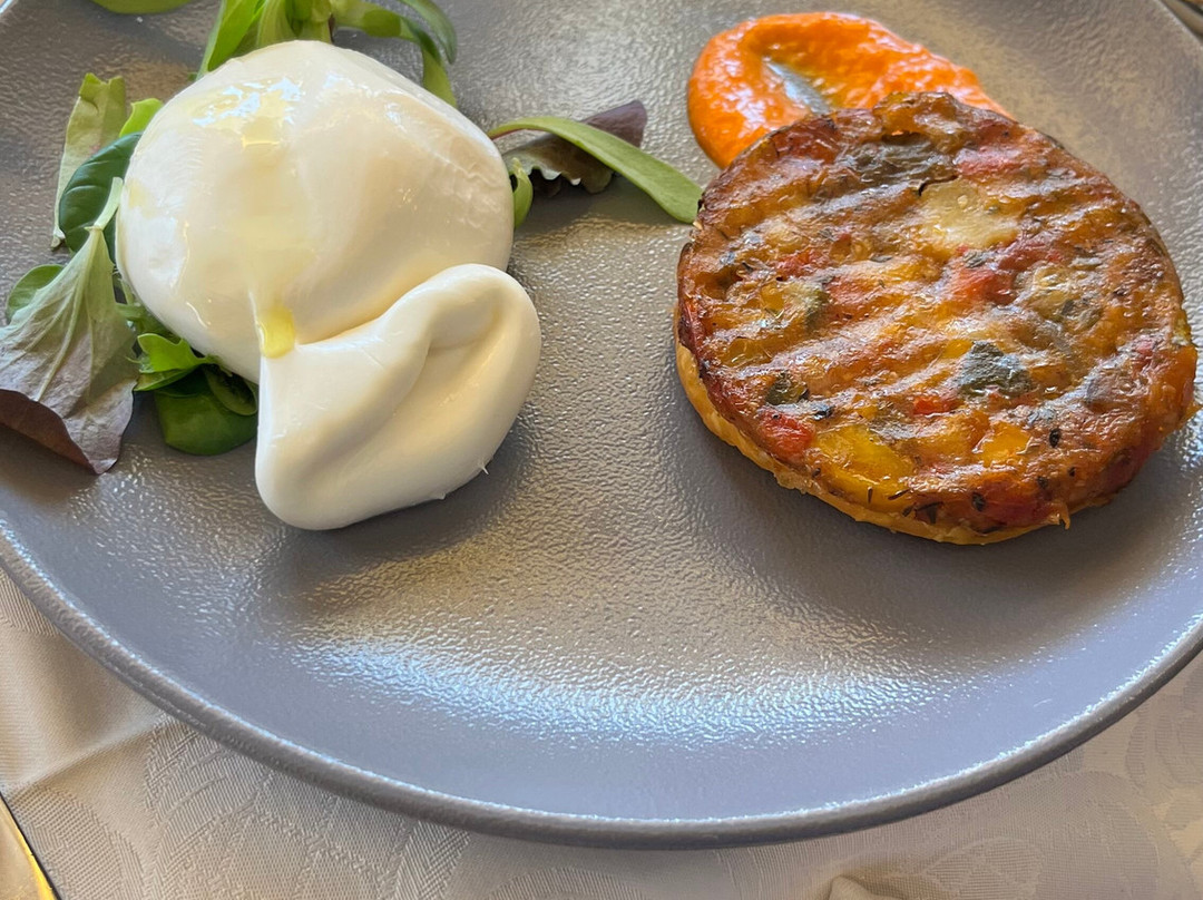 雪绒花酒店主图