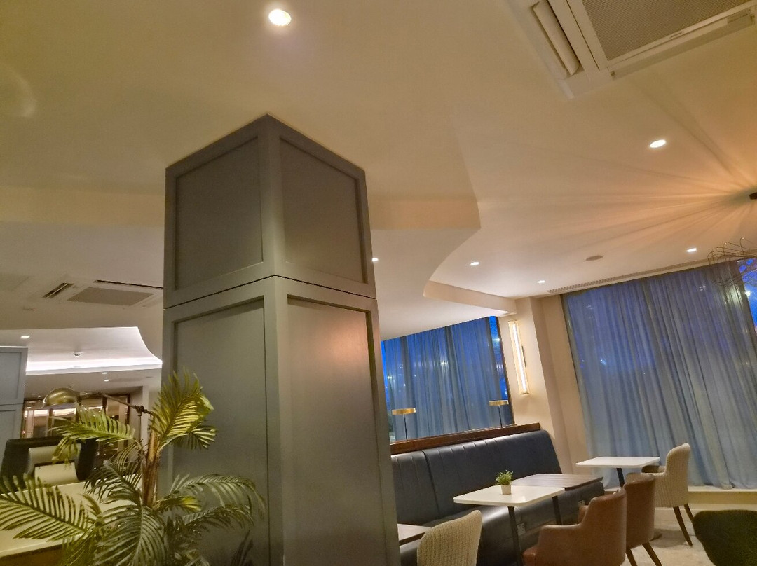 阿斯别克特西园酒店主图