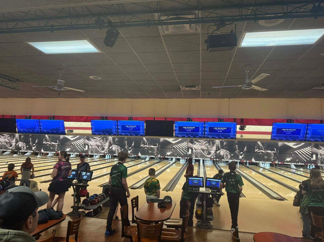 Dale's Weston Lanes-Weston必去景点