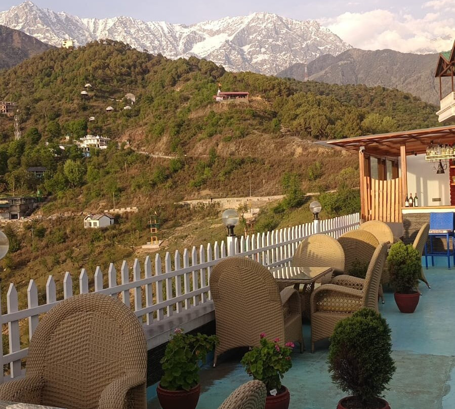 胡斯塔高山度假酒店主图