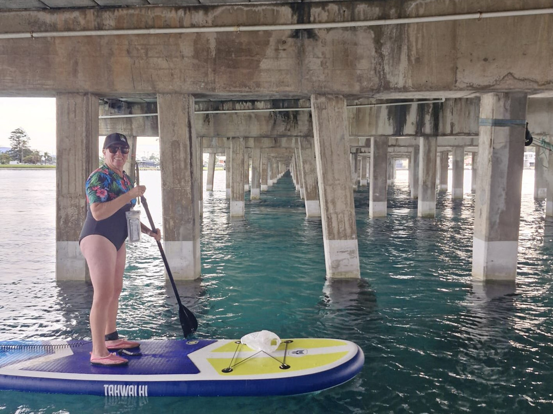 Stand Up Paddle Boarding Shellharbour-谢尔哈伯必去景点