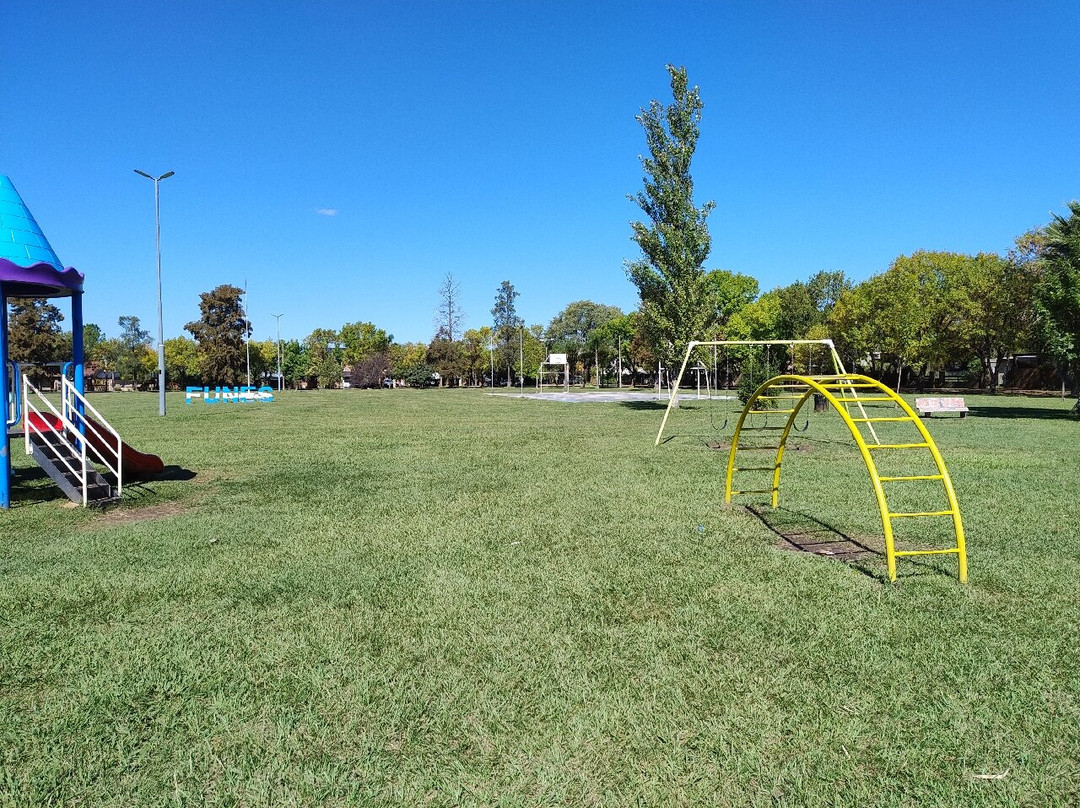 Plaza de los Pinos-Funes必去景点