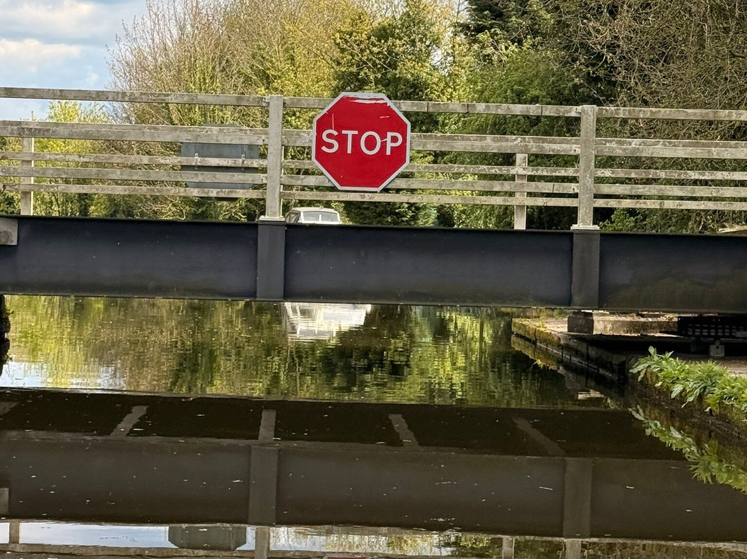 Lancashire Canal Cruises-Burscough必去景点