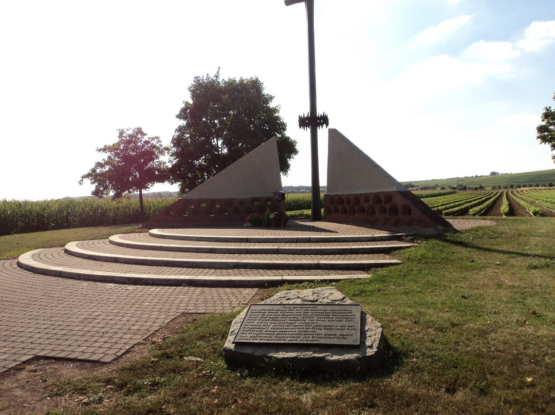 Ehrenfriedhof Lohrer Wald