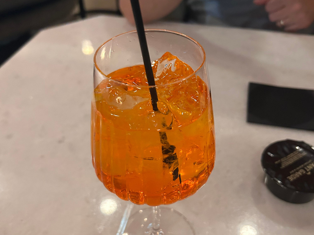 阿瓦隆宫酒店主图