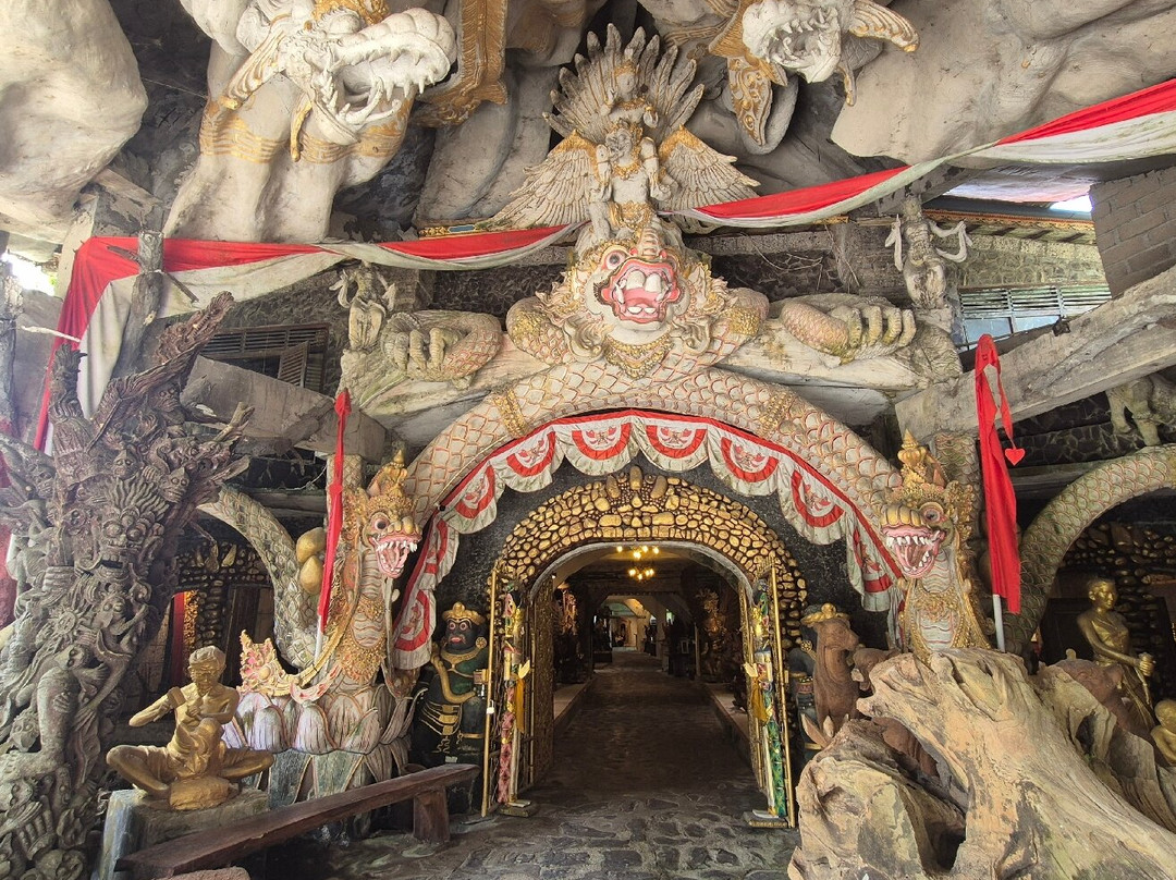 Gallery Ada Garuda-德格拉朗必去景点