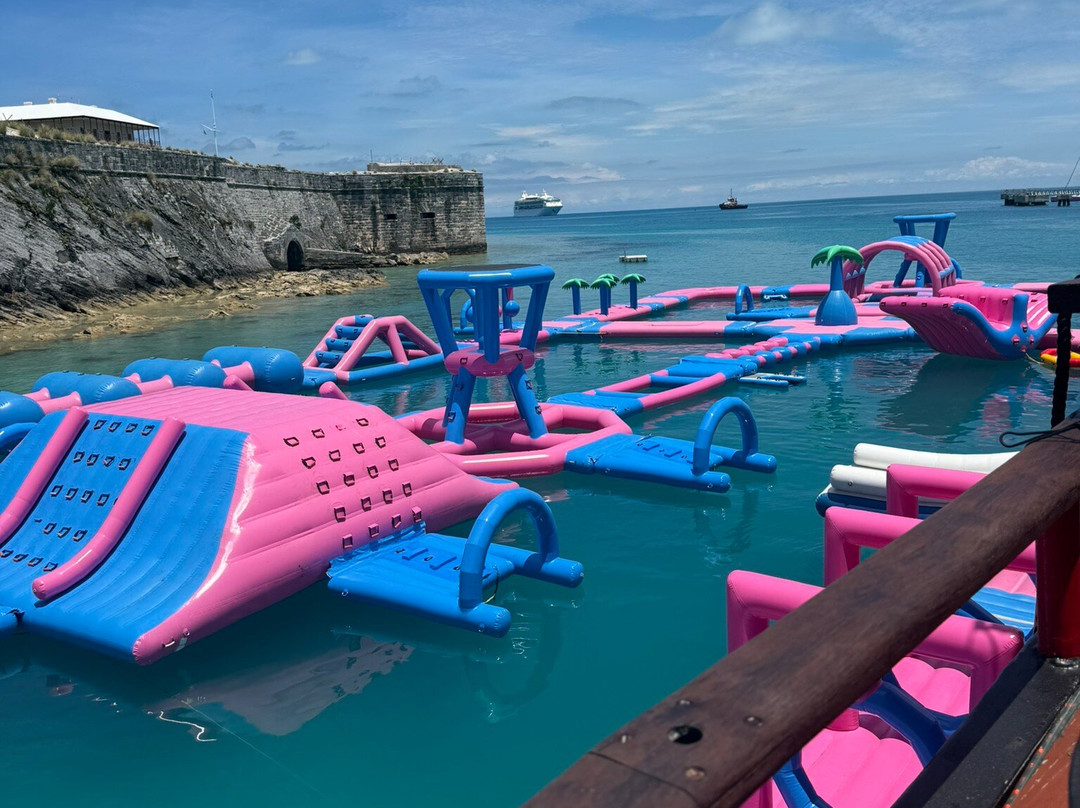 Calico Jack's Floating Bar-Somerset Village必去景点