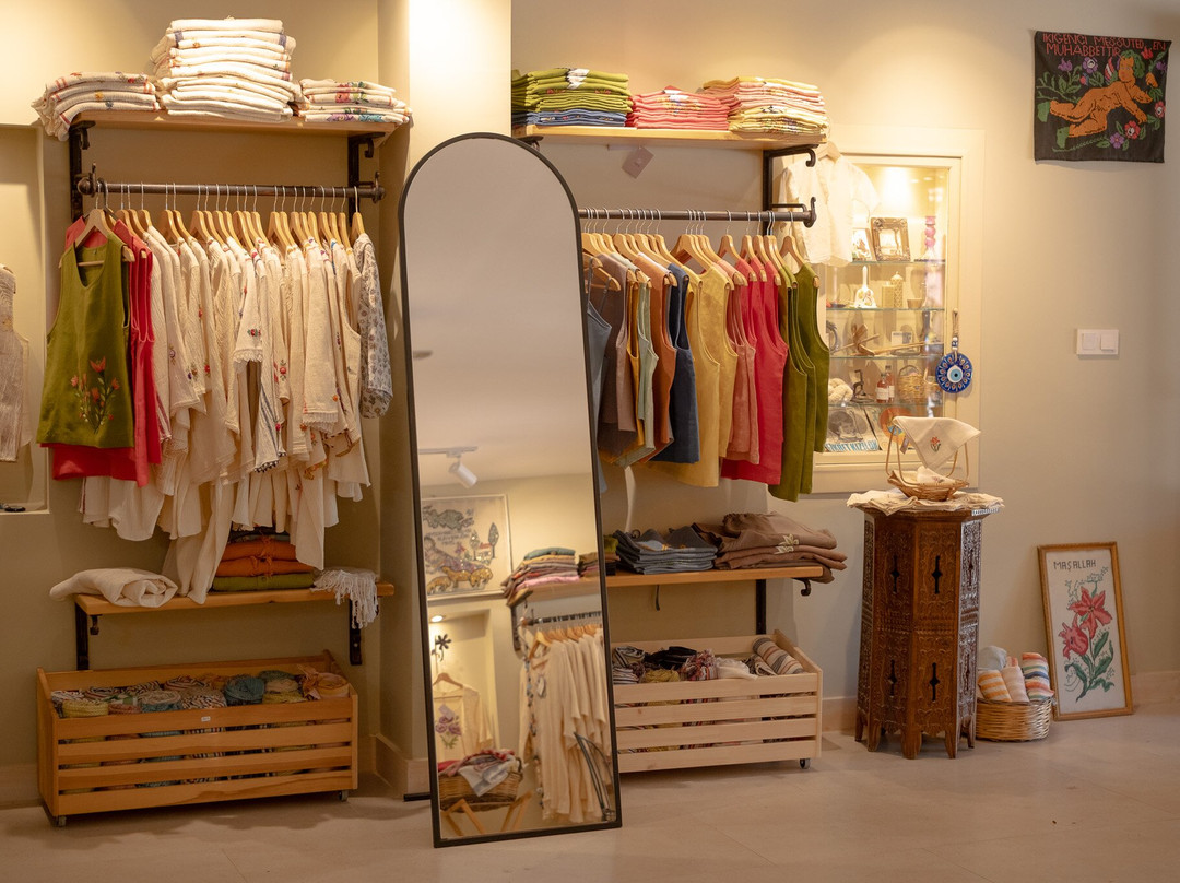 Yola Dünya Boutique & Cafe