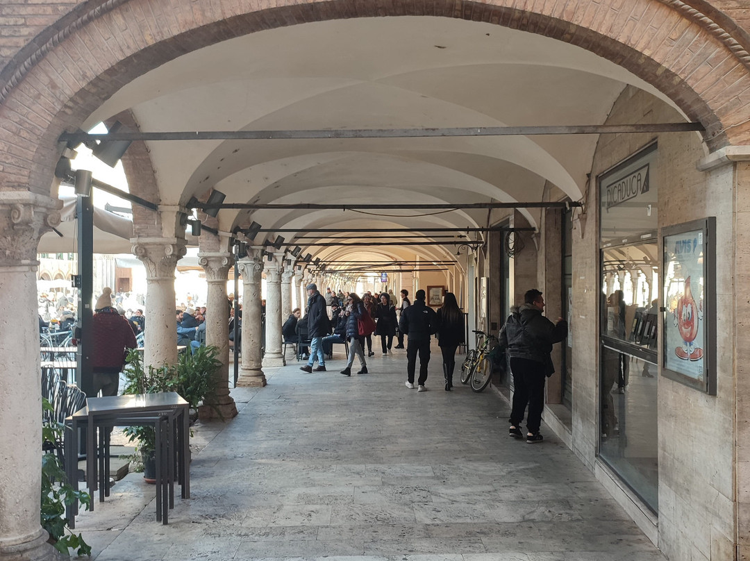 Piazza del Popolo-阿斯科利皮切诺必去景点