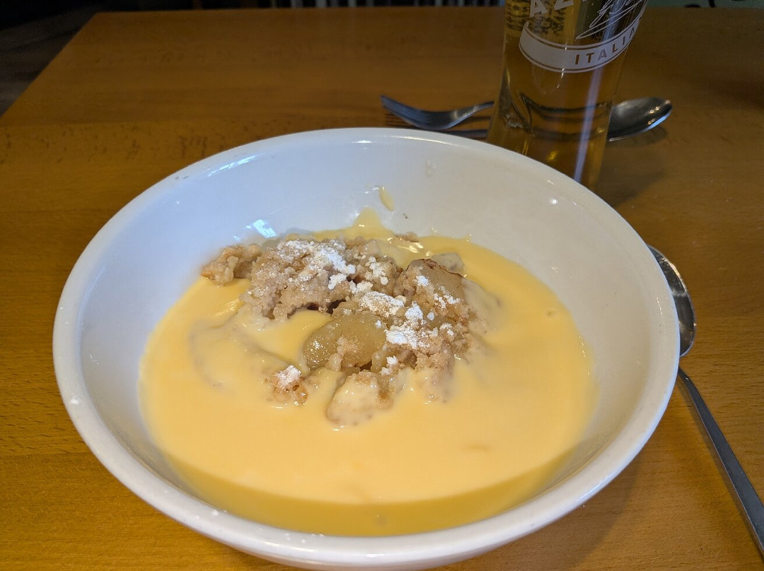 The Vernon Hotel & Restaurant主图