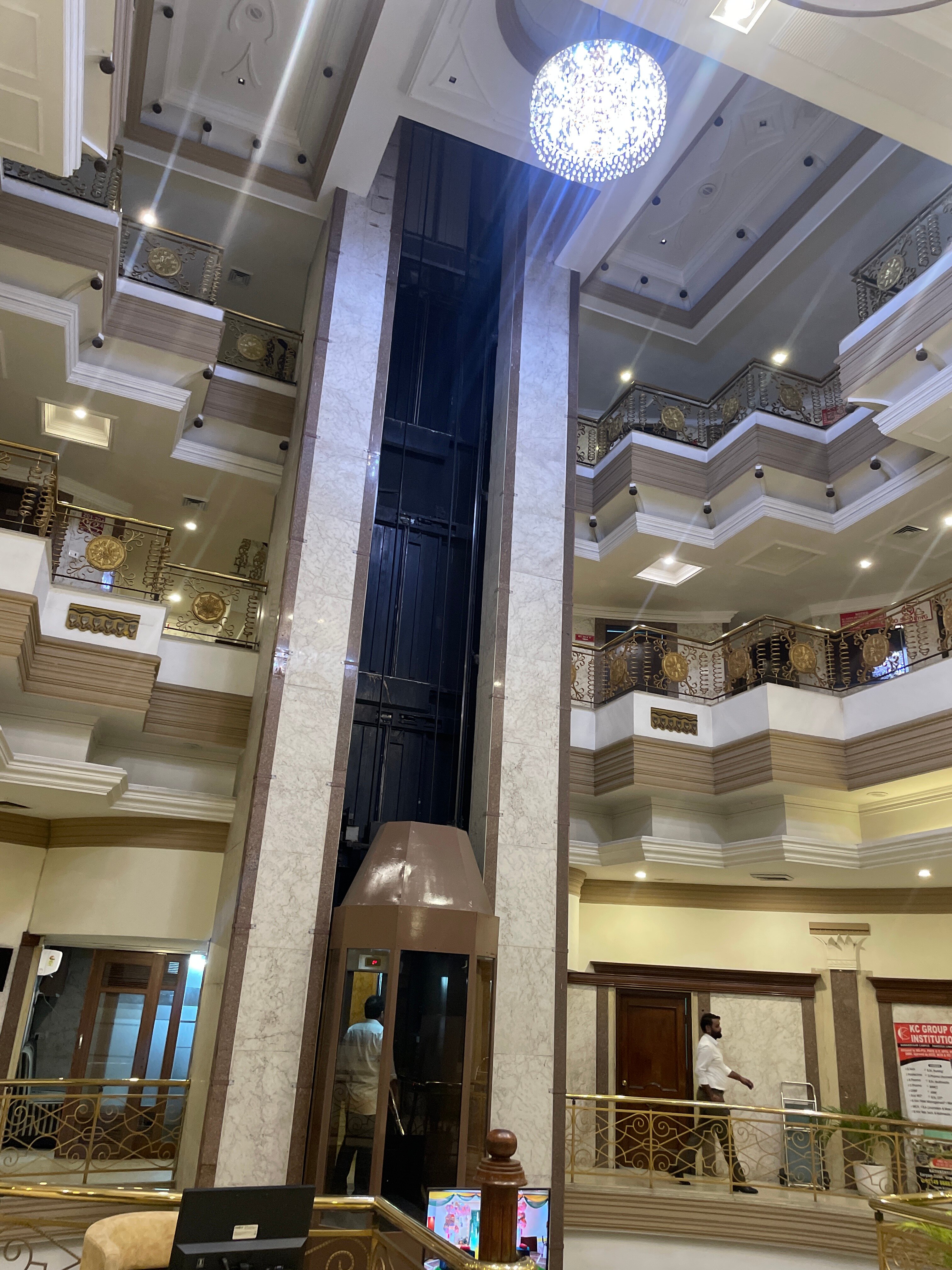 K.C十字路口酒店-旅行者