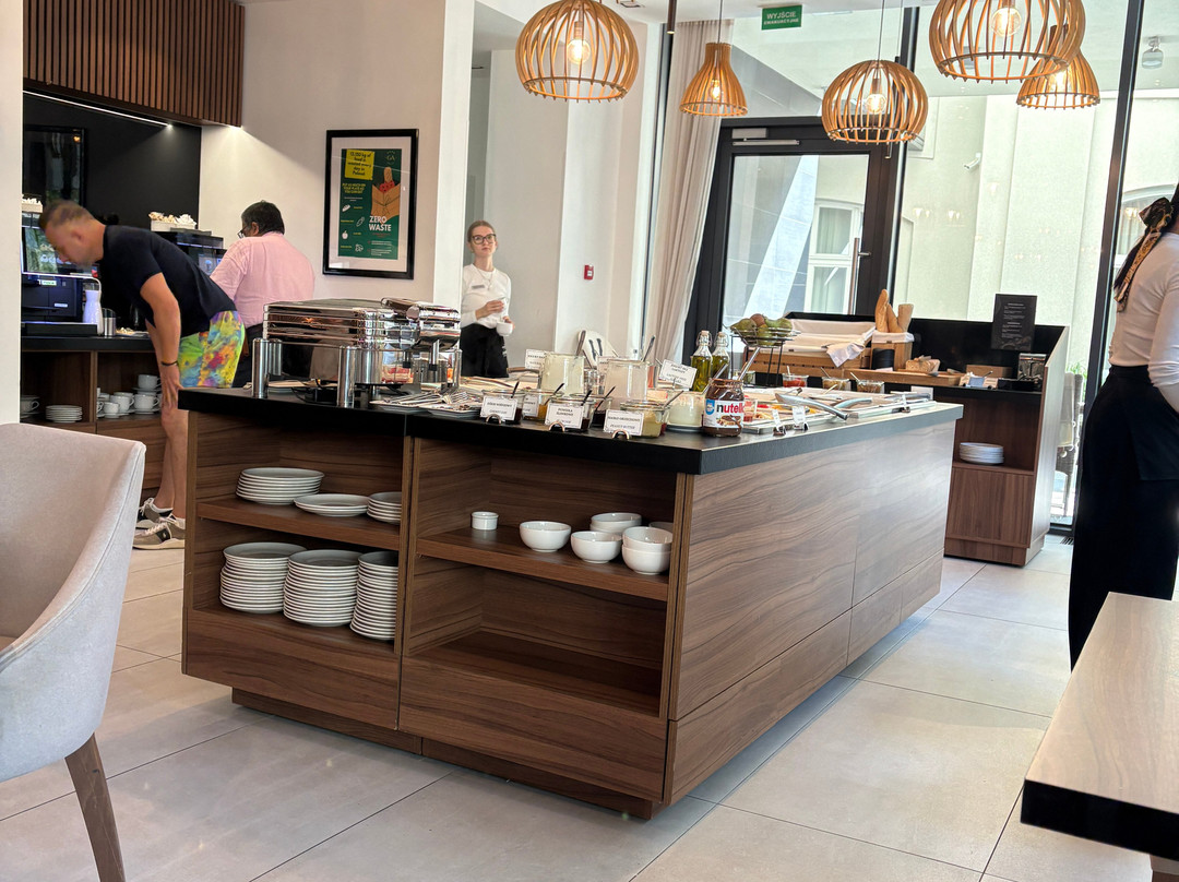 阿斯科特大酒店主图