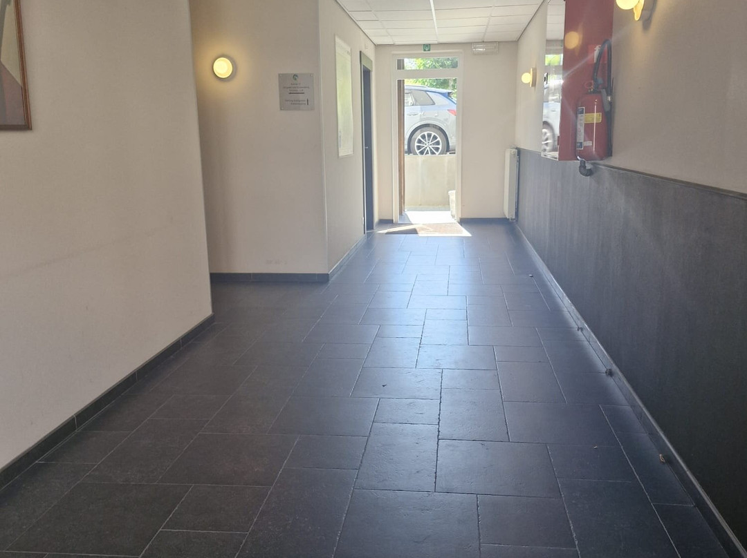 庞思岱富伦酒店主图