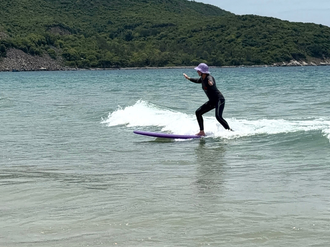 Surfing LIVE Surf School-芽庄必去景点