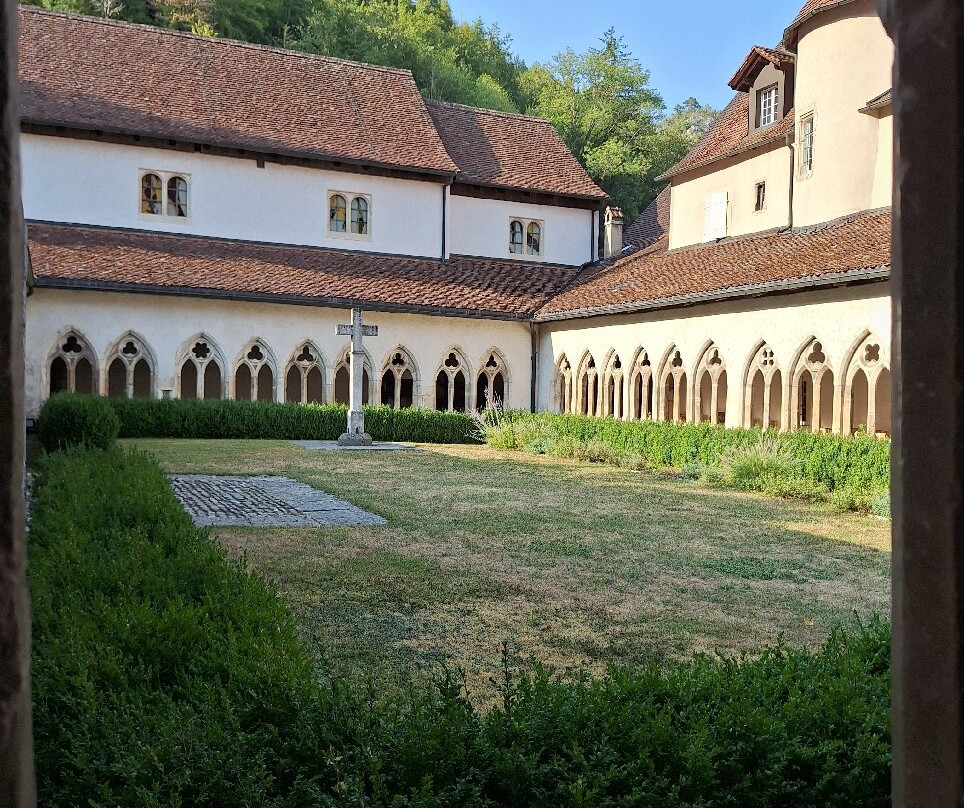 Collégiale-Saint-Ursanne必去景点
