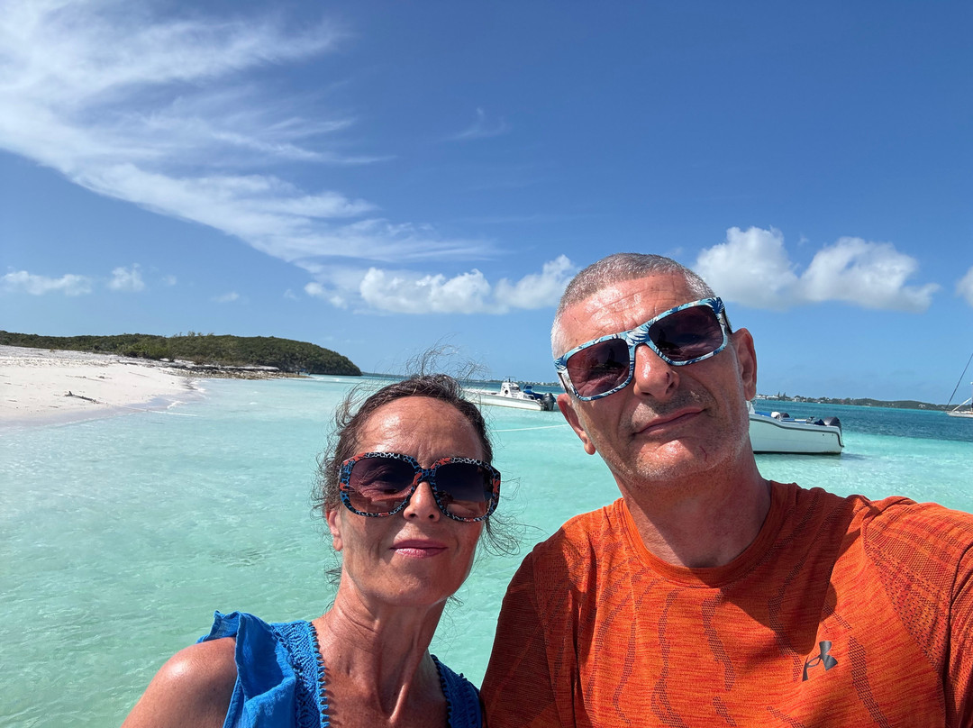 Turtles Nest Bahamas主图