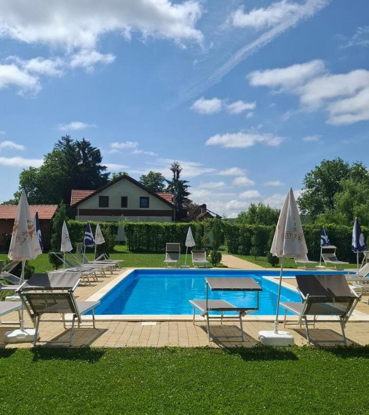 Casa Cu Prispa