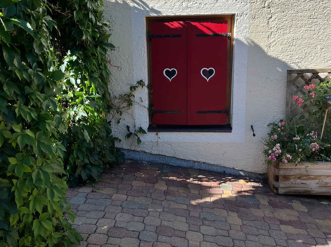 玛莎乡村酒店主图