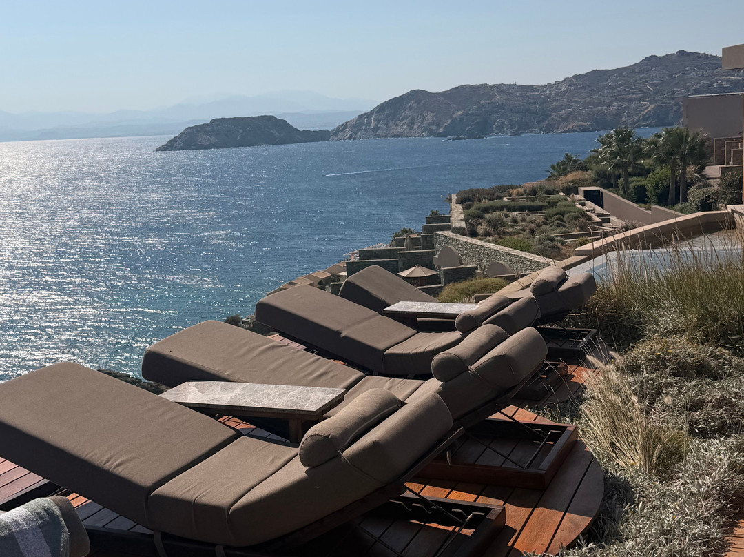 Acro Suites – A Wellbeing Resort主图