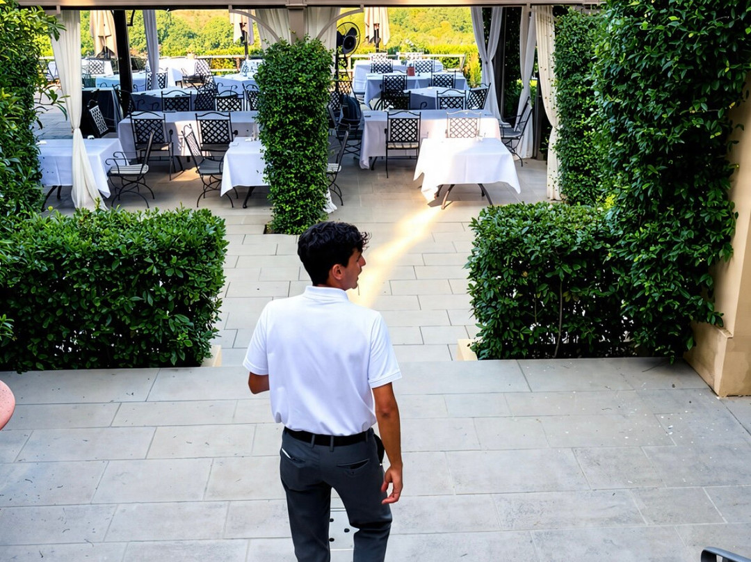 科莫尼罗城堡酒店主图