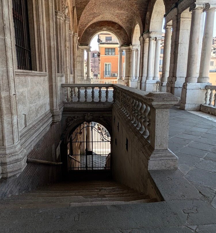 Basilica Palladiana-维琴查必去景点