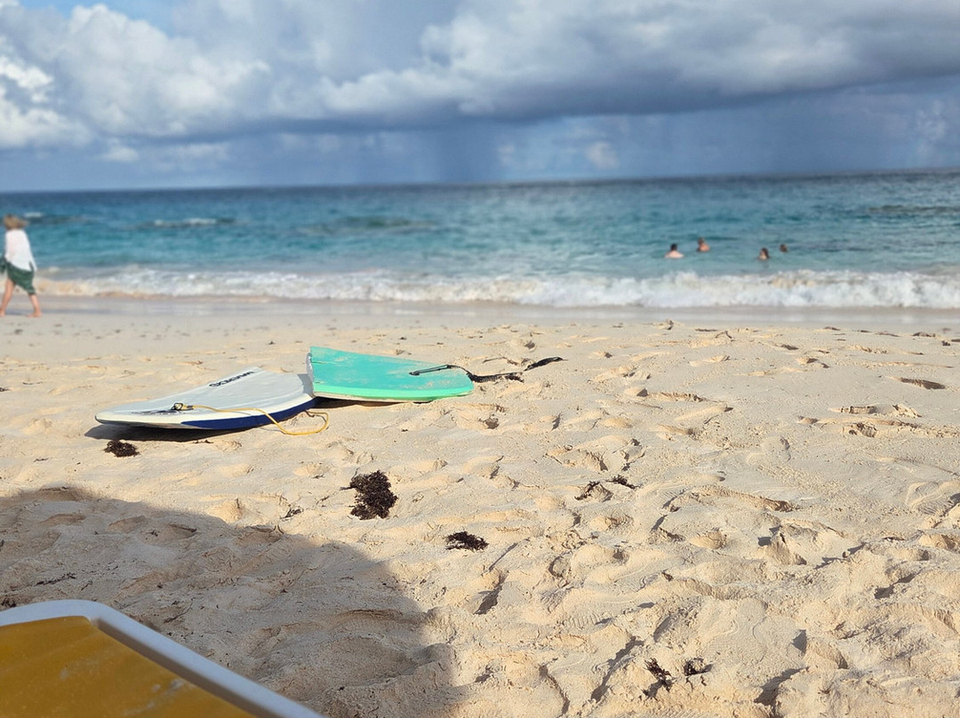 可可礁百慕达酒店主图