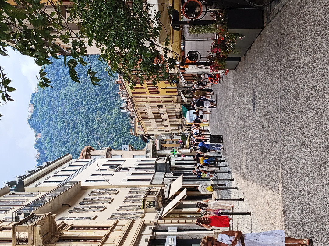 法拉利精品店-米兰必去景点