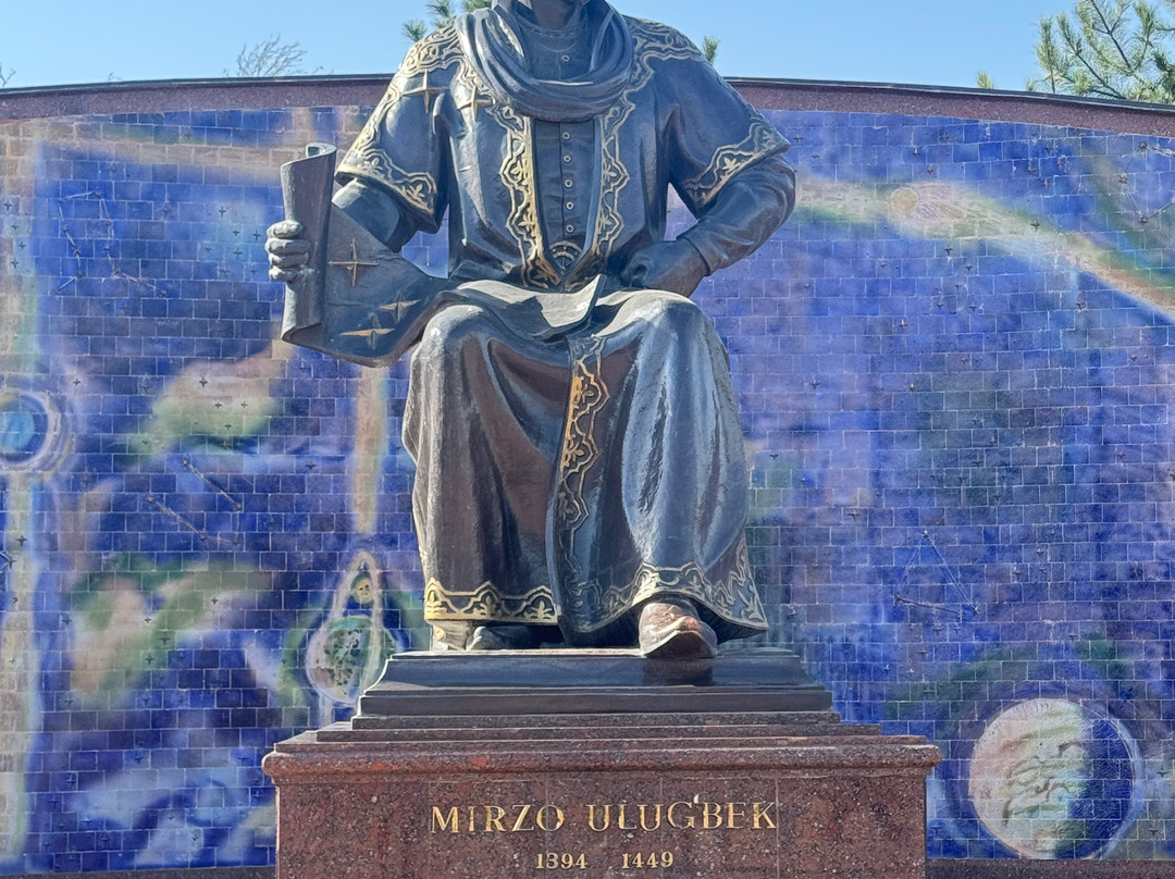 Monument to Mirzo Ulugbek-撒马尔罕必去景点