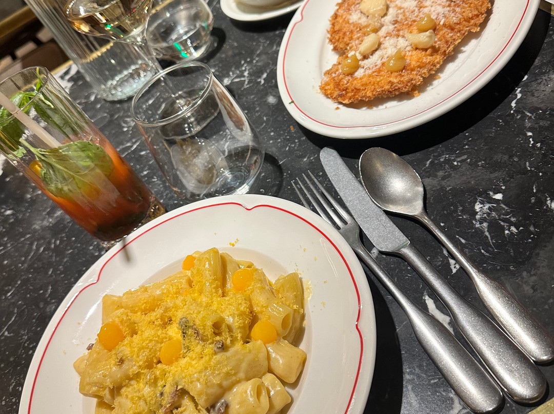 Tutto Restaurant & Bar
