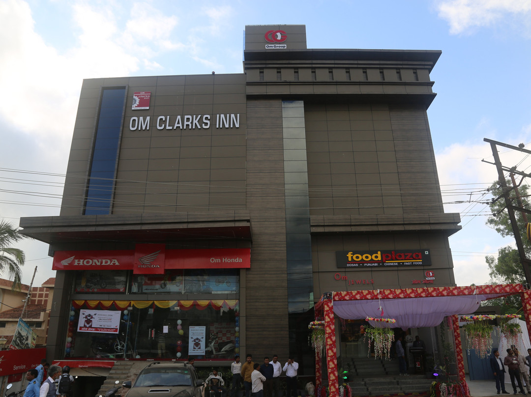 Bakoli酒店住宿-Om Clarks Inn, Raebareli